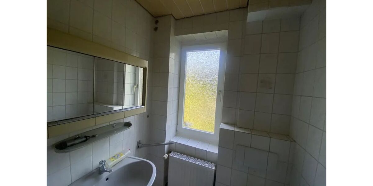 Provisionsfrei* Ohne Provision sehr gut vermietetes Zweifamilienhaus mit Potential + Baugrundstück 809 QM + Waldgrundstück 1594 QM - Zweifamilienhaus Köln Höhenberg | Angebot:27353238