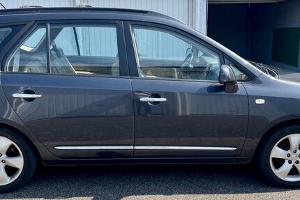 Kia Carens 225.000 km 1.100 &euro; Haan 42781