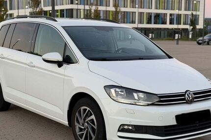 VW Touran 105.600 km 15.700 &euro; Troisdorf 53842
