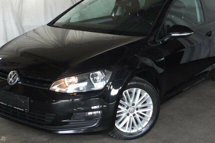 VW Golf VII 1.6TDi CUP NAVI PARKASISSTENT SHZ 147.745 km 9.908 &euro; Köln 50858