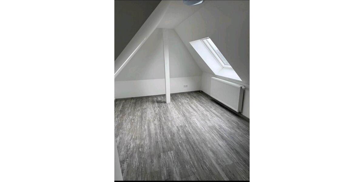Dachgeschoßwohnung Sankt Augustin - 4 Zimmer, 65 m&sup2;, 950&euro; | Angebot:25209740