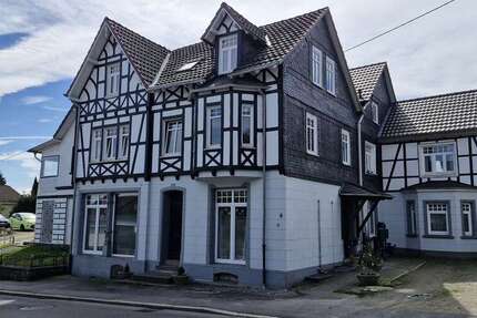 Haus Wiehl / Drabenderhöhe Drabenderhöhe - 11 Zimmer, 349 m&sup2;, 499.500&euro; | Angebot:27345620