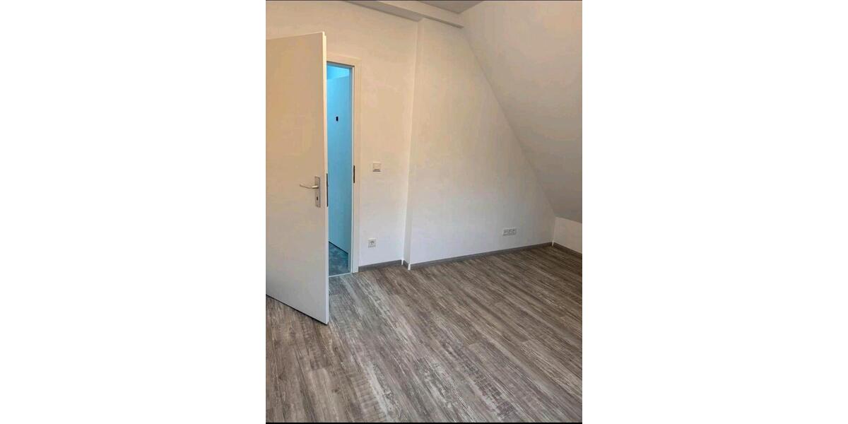 Dachgeschoßwohnung Sankt Augustin - 4 Zimmer, 65 m&sup2;, 950&euro; | Angebot:25209740