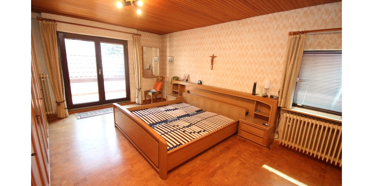 Mit 3D: Freistehendes Einfamilienhaus mit Potenzial und Garten - Einfamilienhaus Langenfeld | Angebot:27479753