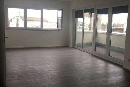 Wohnung Frechen Bachem - 2 Zimmer, 81 m&sup2;, 1.339&euro; | Angebot:25143342