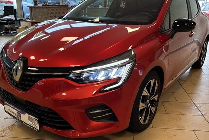 Renault Clio 14.417 km 15.300 &euro; Hennef 53773