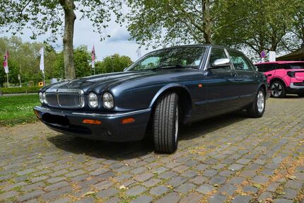 Jaguar XJ8 189.000 km 8.500 &euro; Bonn 53113
