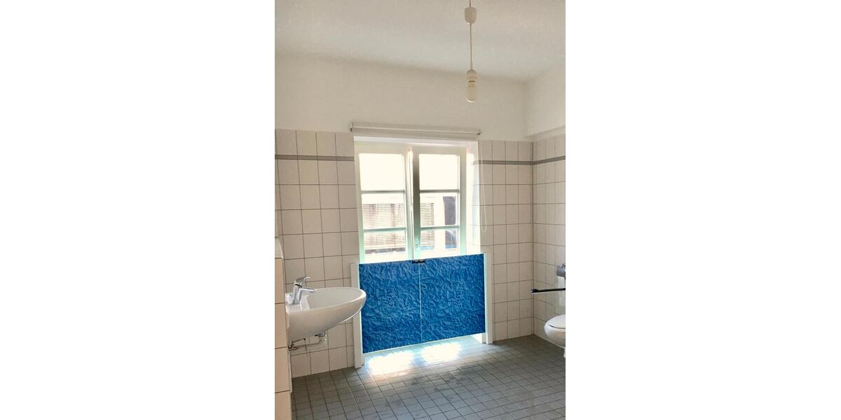 Etagenwohnung Köln Mülheim - 2 Zimmer, 67 m&sup2;, 300.000&euro; | Angebot:27213806