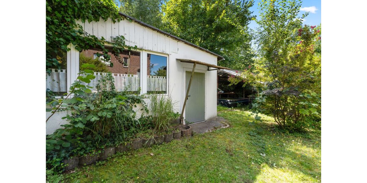 Provisionsfrei* Ohne Provision sehr gut vermietetes Zweifamilienhaus mit Potential + Baugrundstück 809 QM + Waldgrundstück 1594 QM - Zweifamilienhaus Köln Höhenberg | Angebot:27353238