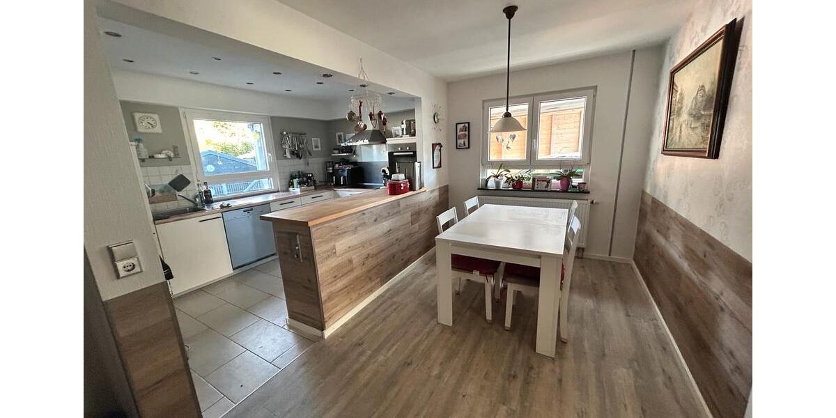Einfamilienhaus Hennef (Sieg) - 7 Zimmer, 180 m&sup2;, 420.000&euro; | Angebot:27301295
