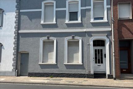 Haus Grevenbroich Hemmerden - 9 Zimmer, 200 m&sup2;, 470.000&euro; | Angebot:26993058