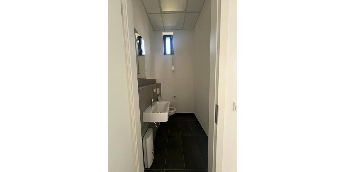 Gewerbeobjekt Troisdorf Bergheim - 2 Zimmer, 8 m&sup2;, 1.836&euro; | Angebot:26169402