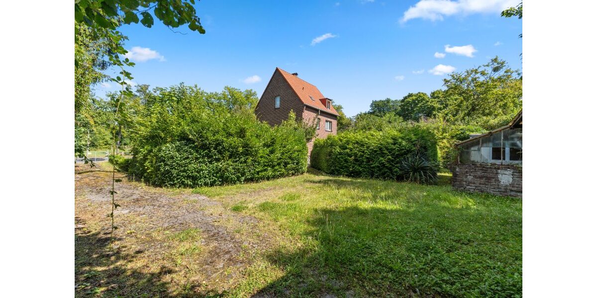 Provisionsfrei* Ohne Provision sehr gut vermietetes Zweifamilienhaus mit Potential + Baugrundstück 809 QM + Waldgrundstück 1594 QM - Zweifamilienhaus Köln Höhenberg | Angebot:27353238