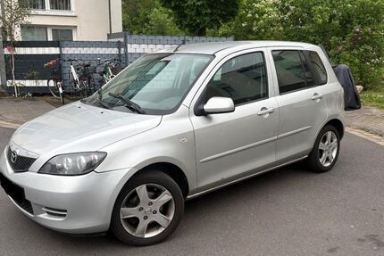 Mazda 2 140.000 km 2.400 &euro; Bonn 53121
