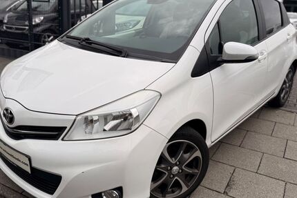 Toyota Yaris 99.271 km 8.390 &euro; Köln 51065