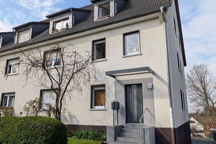 Haus Bergisch Gladbach - 9 Zimmer, 208 m&sup2;, 499.000&euro; | Angebot:26554408