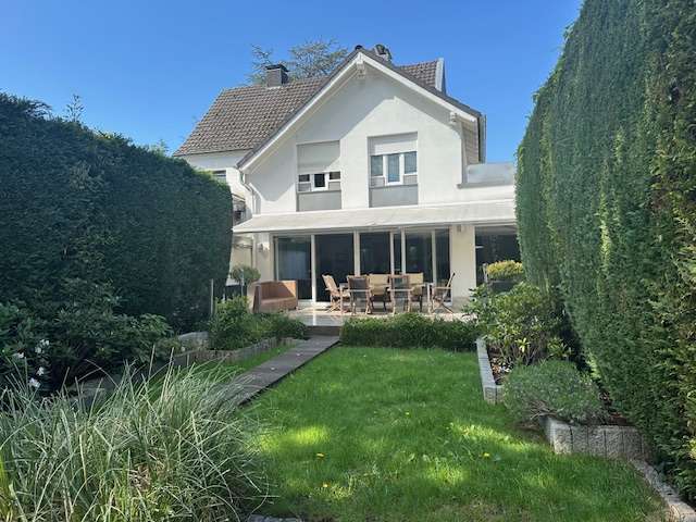 Einfamilienhaus Köln Kalk - 5 Zimmer, 172 m&sup2;, 840.000&euro; | Angebot:27428101