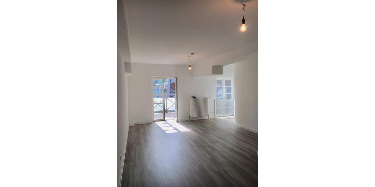 Etagenwohnung Köln Mülheim - 2 Zimmer, 67 m&sup2;, 300.000&euro; | Angebot:27213806