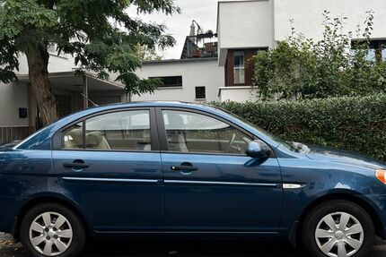 Hyundai Accent 135.643 km 2.900 &euro; Köln 50735