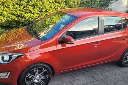 Hyundai i20 105.000 km 4.990 &euro; Haan-Gruiten 42781