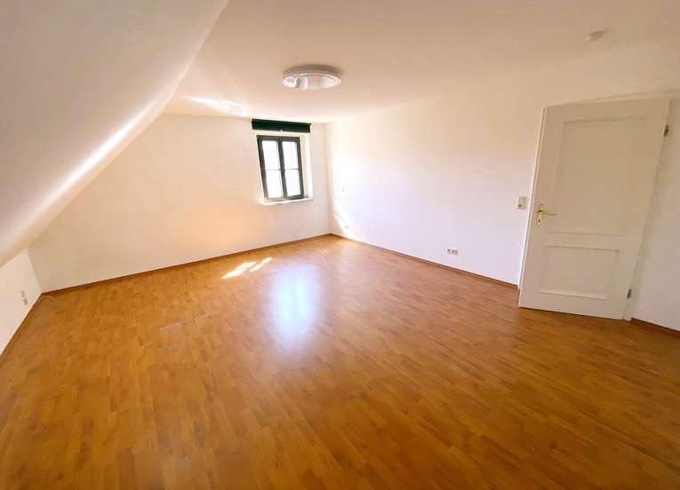 Dachgeschoßwohnung Köln Nippes - 3 Zimmer, 85 m&sup2;, 419.000&euro; | Angebot:27462949