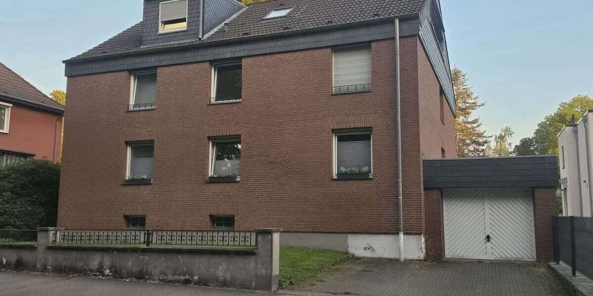 Etagenwohnung Leverkusen Schlebusch - 5 Zimmer, 113 m&sup2;, 1.350&euro; | Angebot:27475728