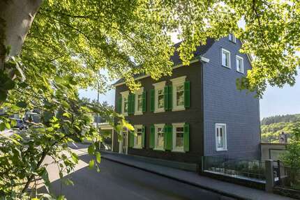 Haus Remscheid Lüttringhausen - 10 Zimmer, 196 m&sup2;, 275.000&euro; | Angebot:27294605