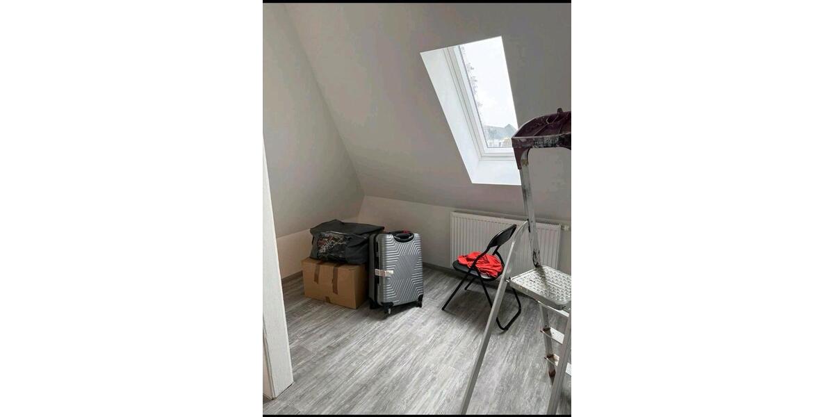 Dachgeschoßwohnung Sankt Augustin - 4 Zimmer, 65 m&sup2;, 950&euro; | Angebot:25209740