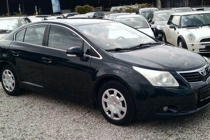 Toyota Avensis 185.000 km 4.499 &euro; Bonn 53227