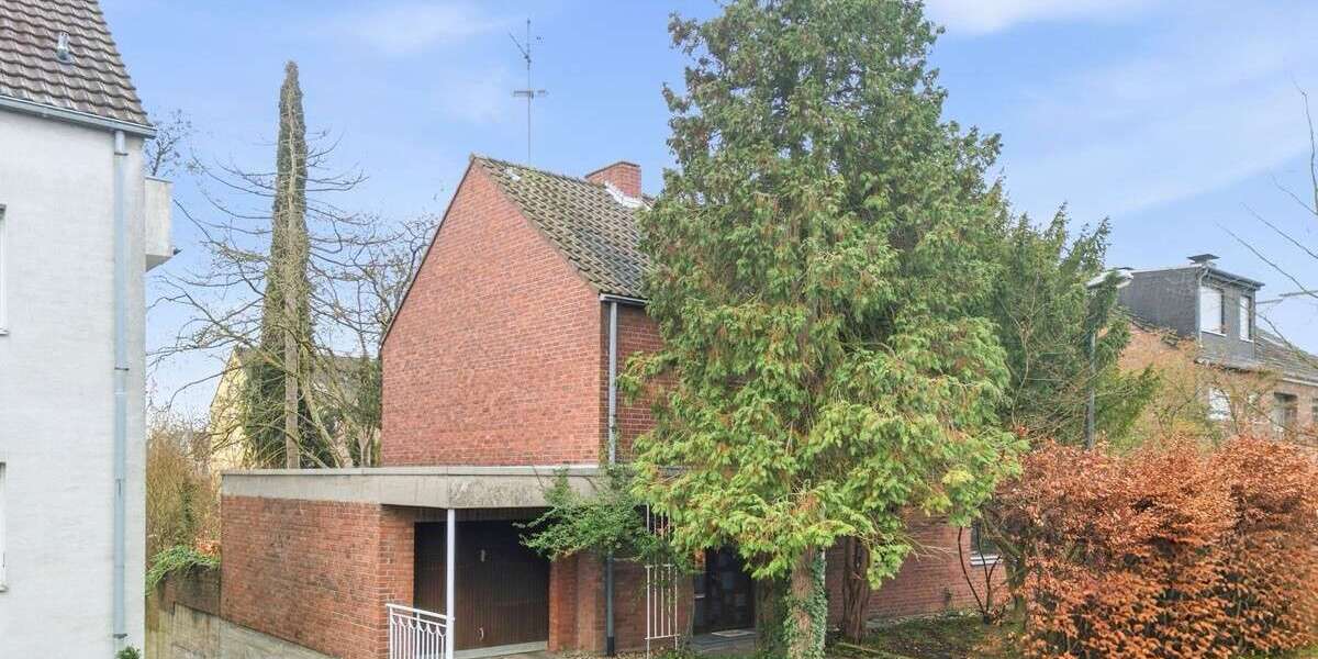 Einfamilienhaus Köln Rodenkirchen - 8 Zimmer, 212 m&sup2;, 1.190.000&euro; | Angebot:25795182