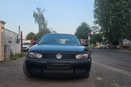 VW Golf 151.000 km 3.499 &euro; Bonn 53227