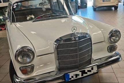 Mercedes-Benz 230 76.000 km 14.900 &euro; Bonn 53123