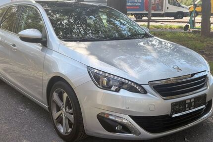 Peugeot 308 147.000 km 5.999 &euro; Köln 51107