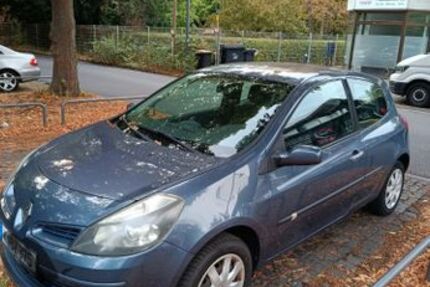 Renault Clio 172.000 km 1.590 &euro; Köln 50739