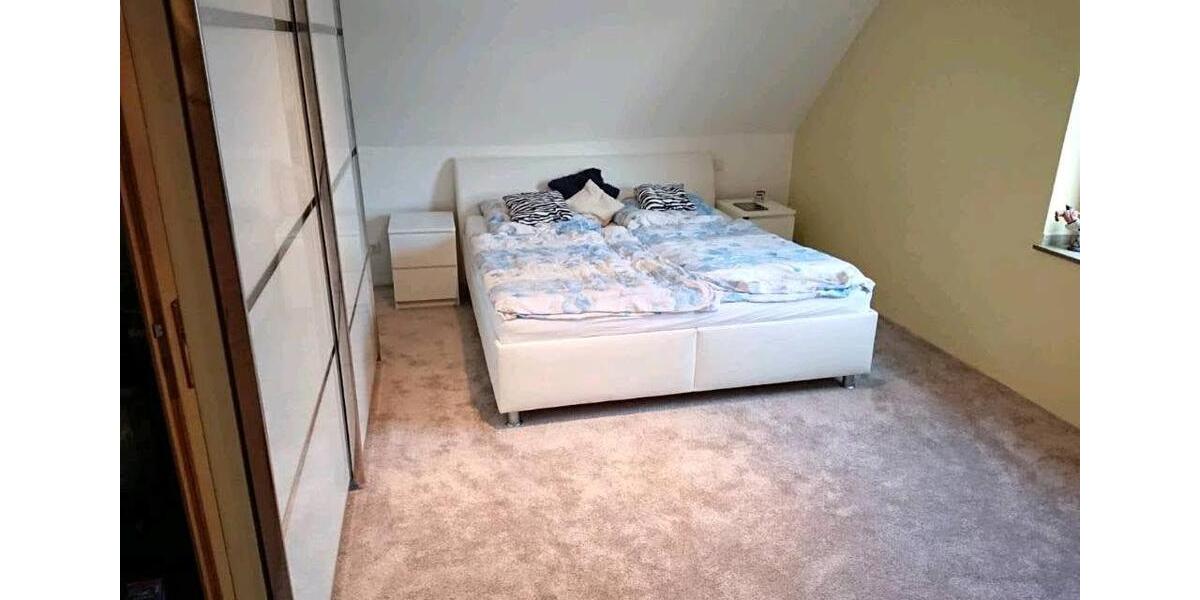 Dachgeschoßwohnung Wermelskirchen - 3.5 Zimmer, 60 m&sup2;, 128.000&euro; | Angebot:27496422