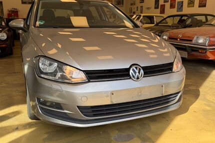 VW Golf 271.000 km 7.800 &euro; Bergisch Gladbach 51465