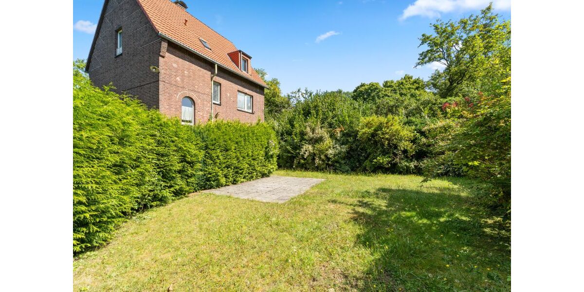 Provisionsfrei* Ohne Provision sehr gut vermietetes Zweifamilienhaus mit Potential + Baugrundstück 809 QM + Waldgrundstück 1594 QM - Zweifamilienhaus Köln Höhenberg | Angebot:27353238