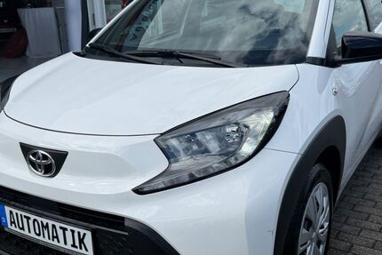 Toyota Aygo (X) 81.419 km 13.865 &euro; Radevormwald 42477