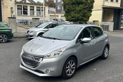 Peugeot 208 150.538 km 5.000 &euro; Solingen 42653