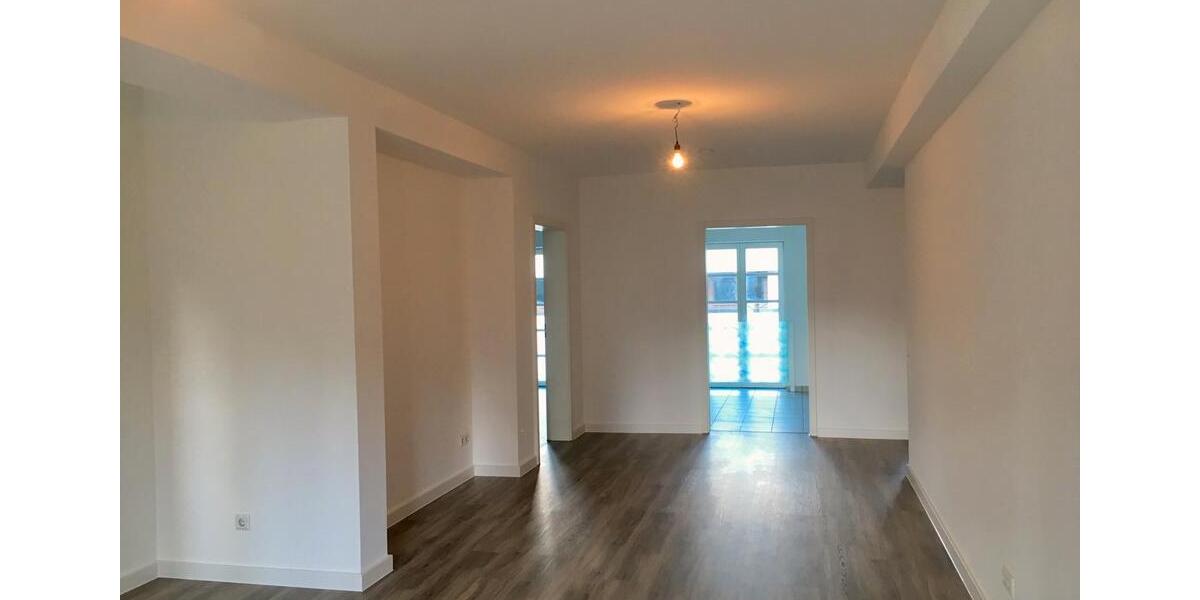 Etagenwohnung Köln Mülheim - 2 Zimmer, 67 m&sup2;, 300.000&euro; | Angebot:27213806