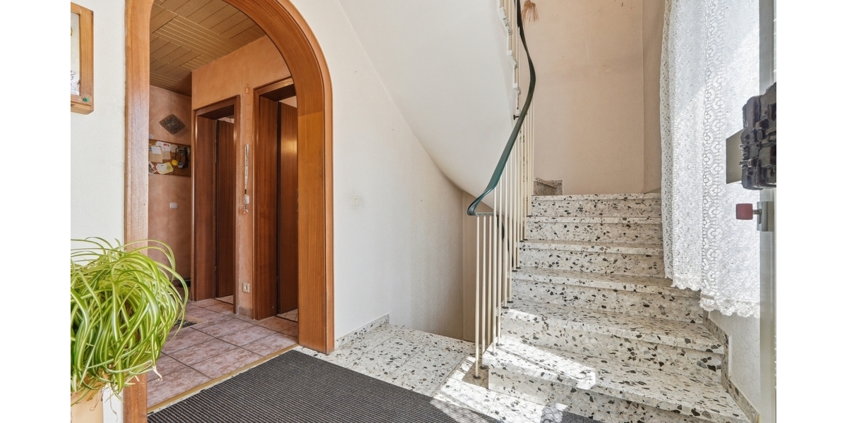 Mit 3D: Viel Platz- Zweifamilienhaus mit Garten in Frechen-Habbelrath! - Zweifamilienhaus Frechen | Angebot:27479759