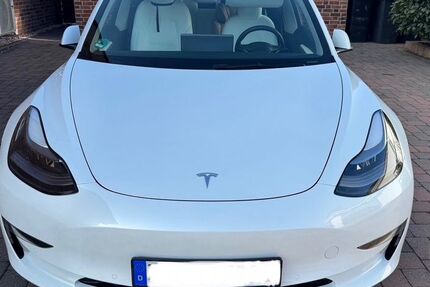 Tesla Model 3 85.000 km 28.500 &euro; Köln 51145