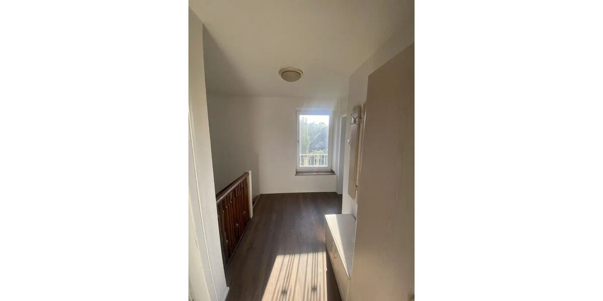 Provisionsfrei* Ohne Provision sehr gut vermietetes Zweifamilienhaus mit Potential + Baugrundstück 809 QM + Waldgrundstück 1594 QM - Zweifamilienhaus Köln Höhenberg | Angebot:27353238