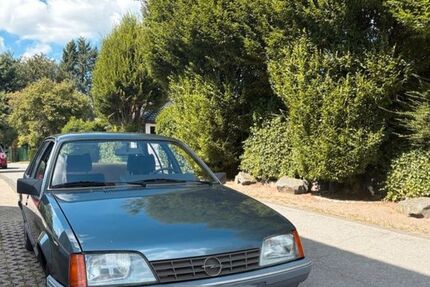 Opel Rekord 80.800 km 2.800 &euro; Marienheide 51709