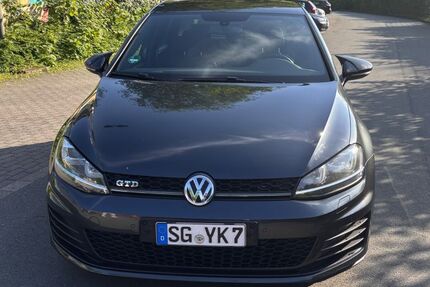 VW Golf 180.000 km 12.500 &euro; Solingen 42651