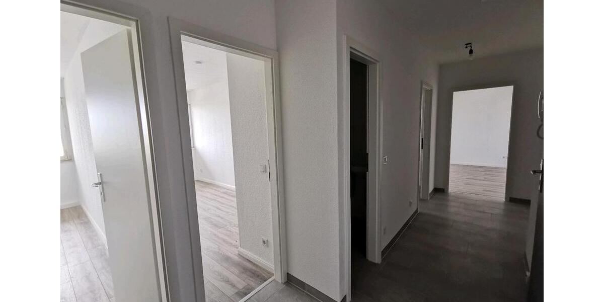 Etagenwohnung Köln Rodenkirchen - 3 Zimmer, 82 m&sup2;, 125.000&euro; | Angebot:26822554