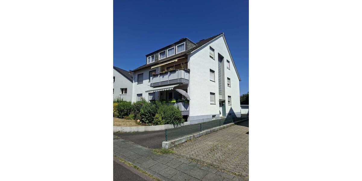 Einfamilienhaus Bergisch Gladbach-Refrath Refrath - 16 Zimmer, 381 m&sup2;, 1.180.000&euro; | Angebot:27076000