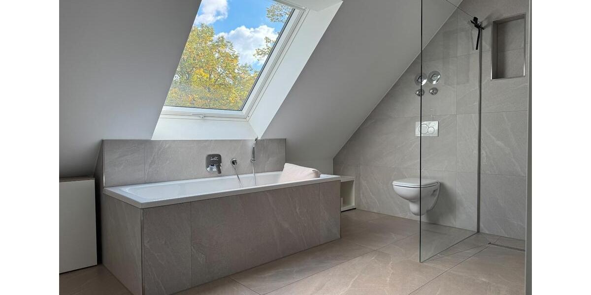 Dachgeschoßwohnung Köln Mülheim - 4 Zimmer, 143 m&sup2;, 719.000&euro; | Angebot:27450764