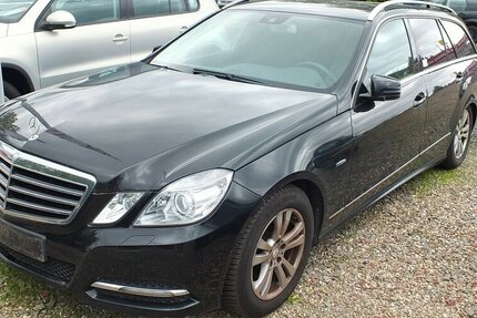 Mercedes-Benz E 220 T CDI BE AVANTGARDE W212 NAVI XENON TEMPOMAT 174.473 km 10.908 &euro; Köln 50858