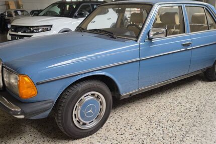 Mercedes-Benz 200 194.318 km 9.950 &euro; Brühl 50321
